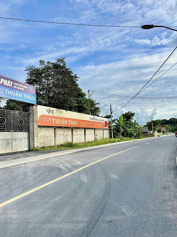 Đất mặt tiền đường Đồng Khởi nối dài, vị trí đắc địa, giá chỉ 250 triệu/m2