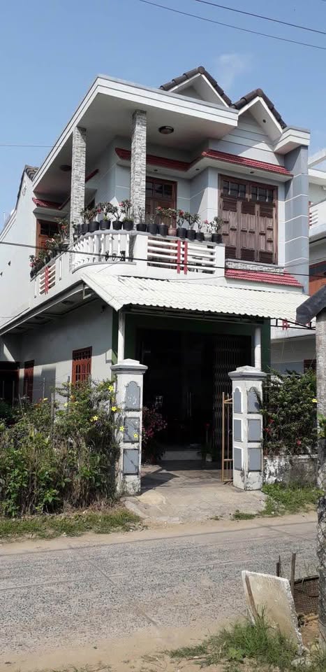 Bán nhà mái thái Tây Hoà Đăk Lăk gần chợ, trường học, kinh doanh tốt, giá 2,3 tỷ