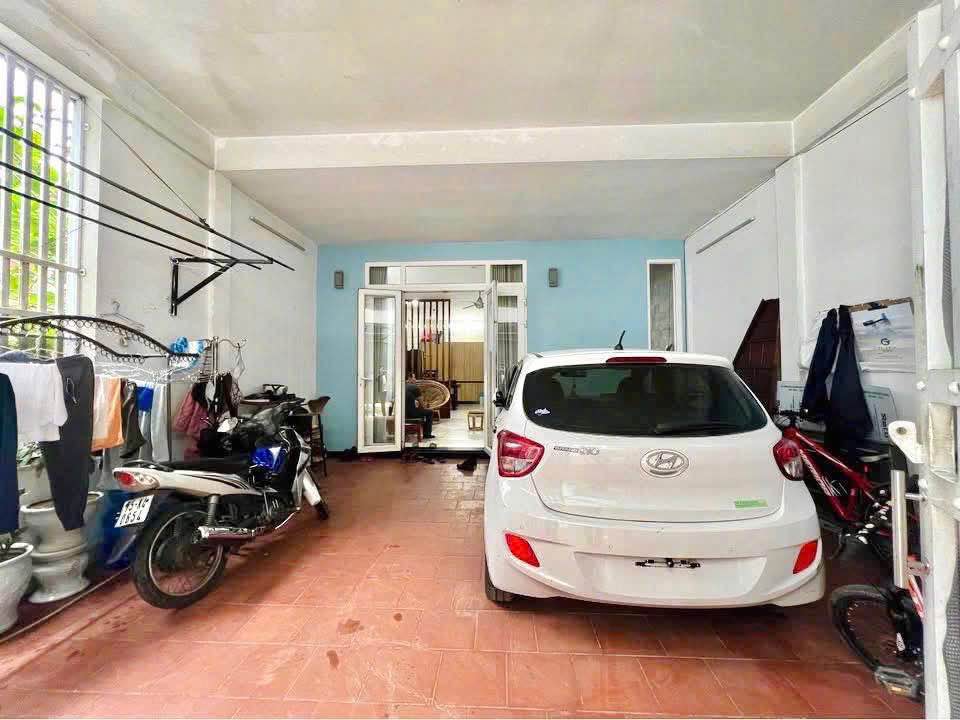 Nhà 2 tầng kiệt 6 Tam Thai 86m2, sân ô tô, nội thất gỗ, giá hời 2,6 tỷ