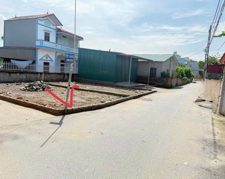 Nhà lô góc mặt tiền kinh doanh, ô tô vi vu, giá hời như mơ