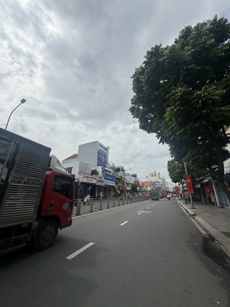 Siêu phẩm lô góc mặt tiền kinh doanh Luỹ Bán Bích, Thủ Đức, nhỉnh 9 tỷ