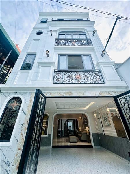 Nhà Châu Âu 220m² dinh thự 5,4m x 11,5m, 5 phòng ngủ, gần sân bay, giá nhỉnh 6 tỷ