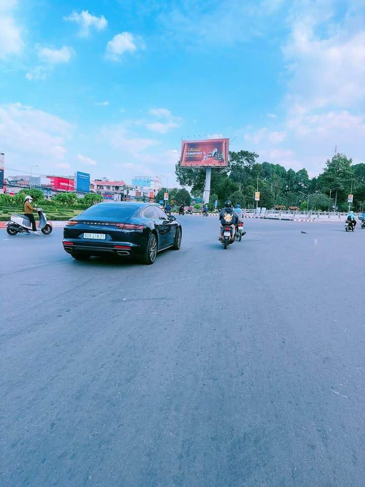 Nhà mặt tiền Bùi Văn Hòa kinh doanh bạt ngàn, thu nhập ổn định, giá 11,9 tỷ