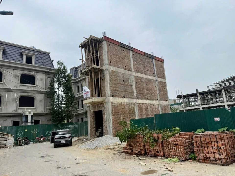 Đất vàng Đông Hương mặt tiền rộng, kinh doanh phát tài, sát chung cư 379