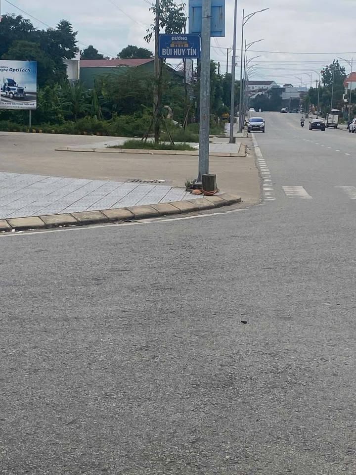 Nhà 150m2 hẻm xe máy gần kênh Nhiêu Lộc, giá 4.8 tỷ