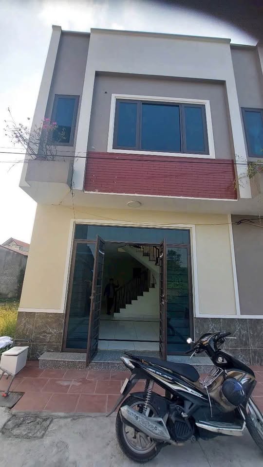 Nhà 2 tầng mới tinh, 54,5m2, gần chợ trường học, giá tốt