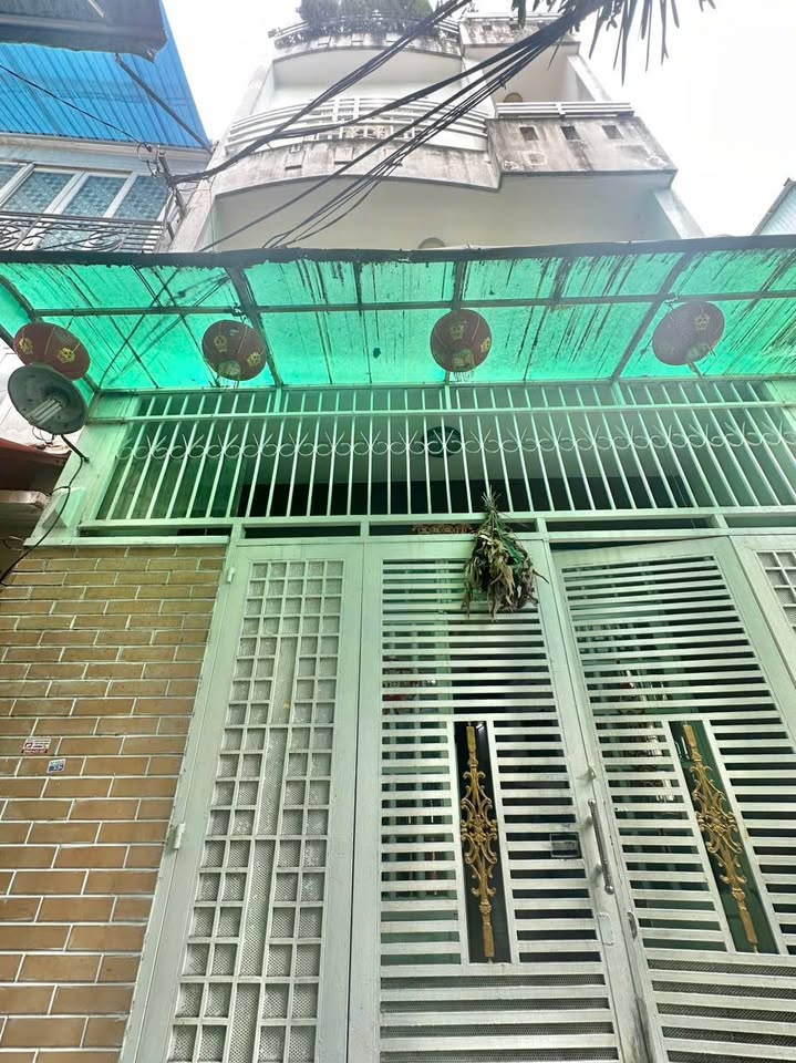 Bán nhà Quận 5 hẻm ba gác sát mặt tiền, 64m2, 5 phòng ngủ, chỉ 9,2 tỷ