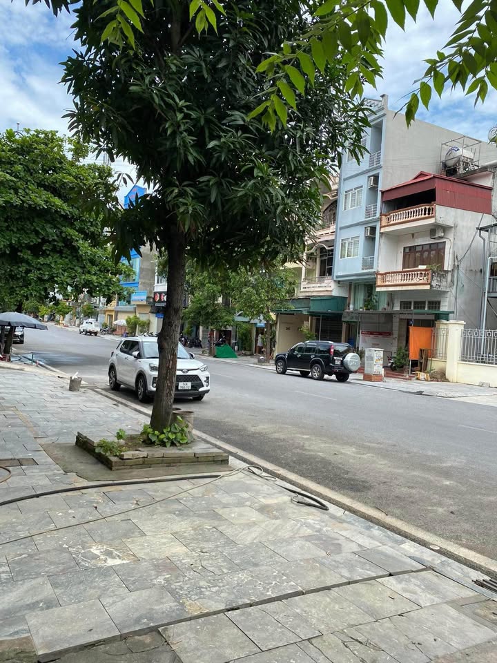 Bán đất 64m2 trung tâm Hạ Long, ô tô đỗ cửa, sổ đỏ sẵn sàng