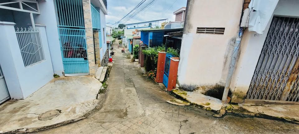 Siêu phẩm nhà gác lửng kiên cố tọa lạc ngay trung tâm sầm uất của tỉnh Đắk Lắk