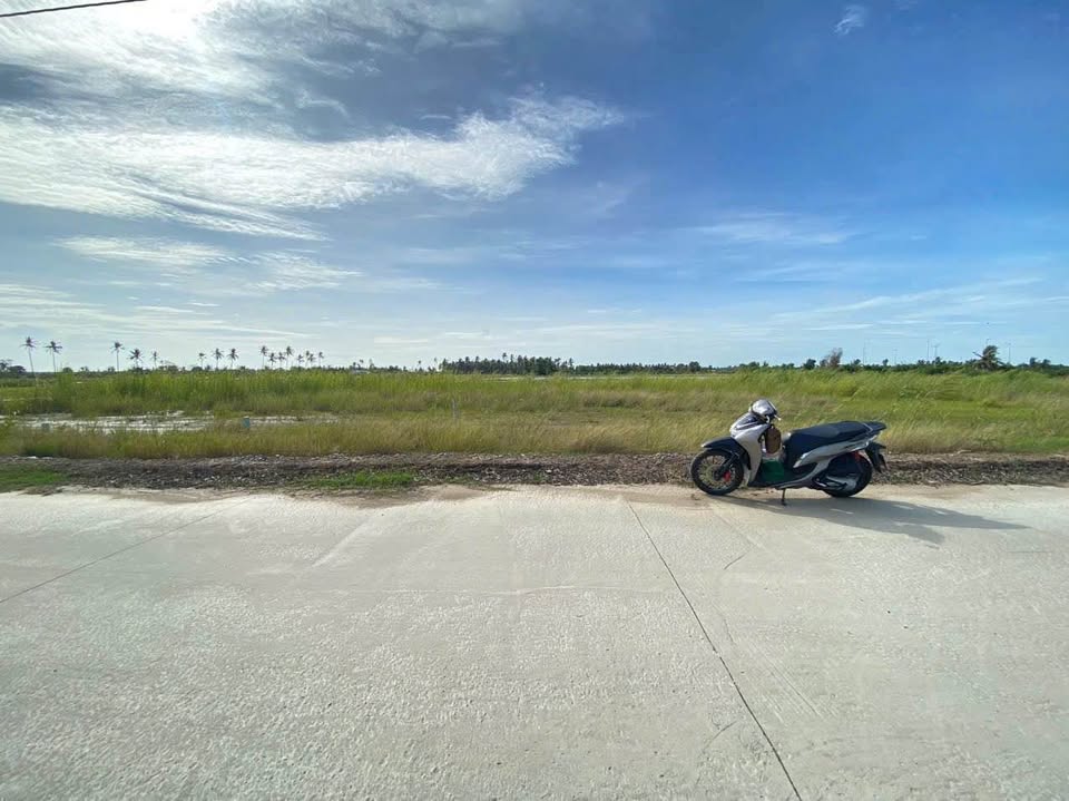 Bán cặp đất 302m2 thổ cư, hướng Đông Nam, gần đường 3/2