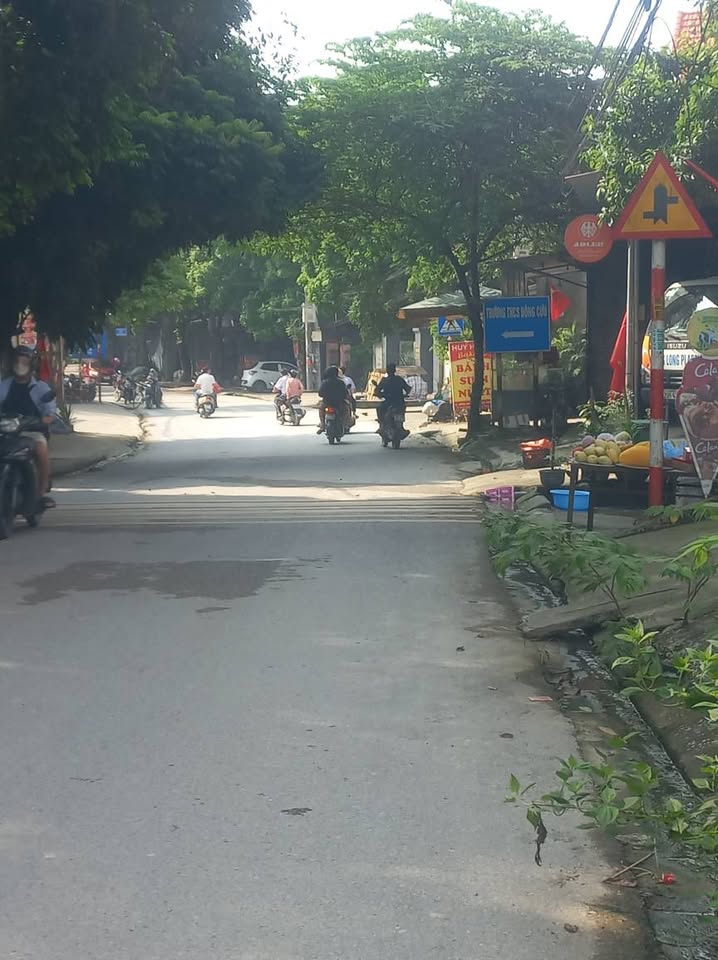 Đất vàng Gia Bình 300m2 mặt tiền 10m, nhà 3 tầng mới tinh, kinh doanh gì cũng cháy