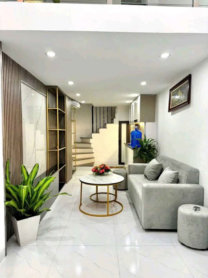 Nhà lô góc mới xây, 5 tầng, gần Bách Khoa, Kinh Tế, Xây Dựng, giá chỉ 5 tỷ