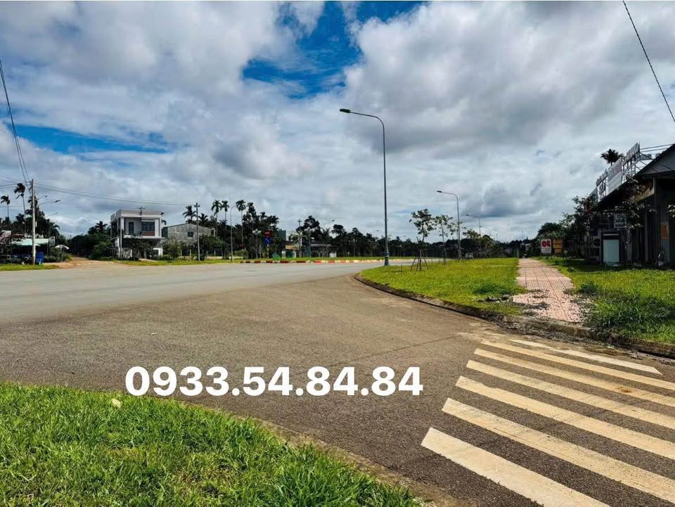 Chào mừng quý khách đến với cơ hội sở hữu mảnh đất "vàng" với hai mặt tiền cực kỳ thông thoáng