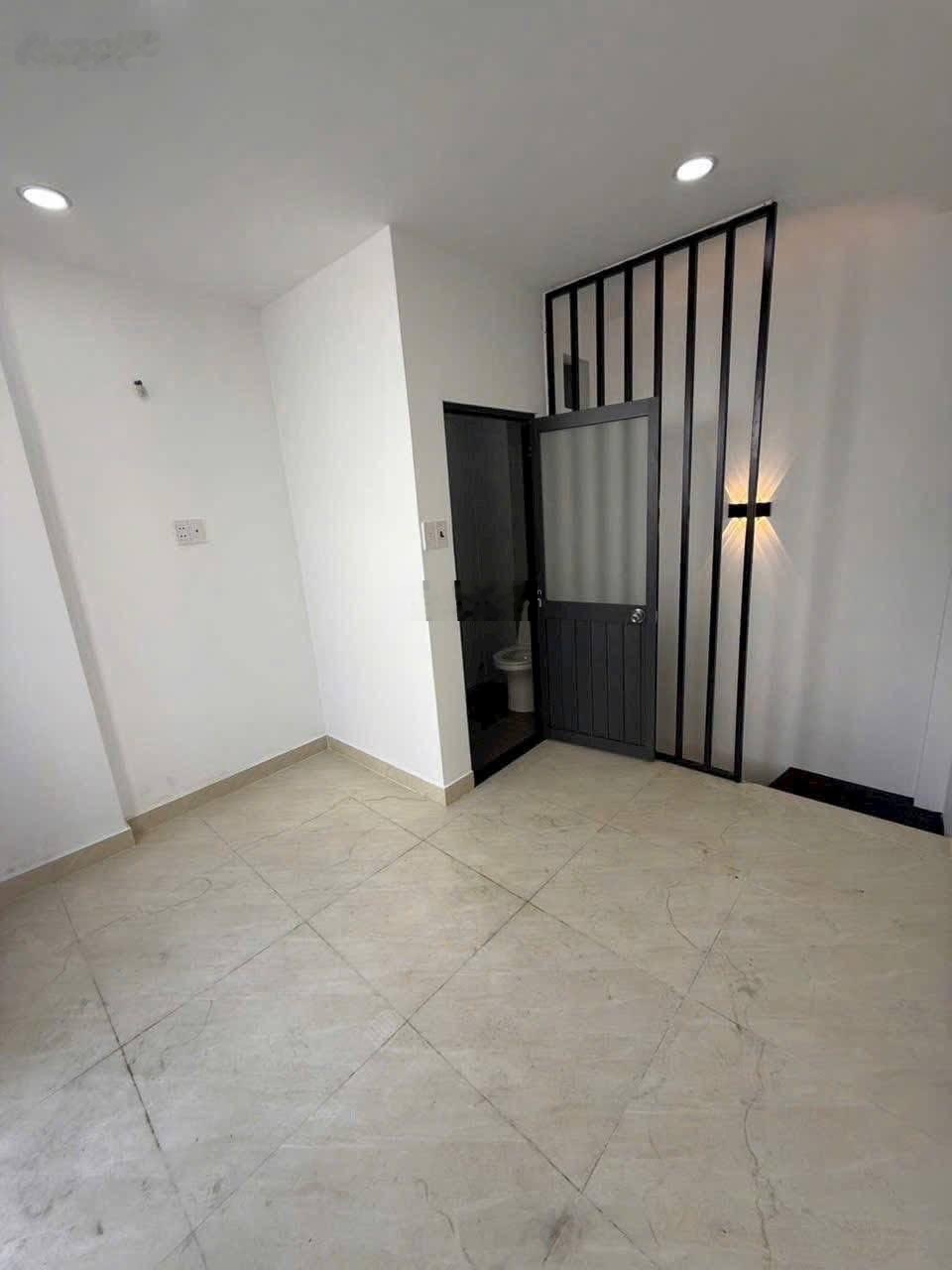 Bán nhà riêng 12.8 m2, Tân Hòa Đông, Quận 6, TP.HCM, view đẹp, nhiều tiện ích chỉ 2 tỷ