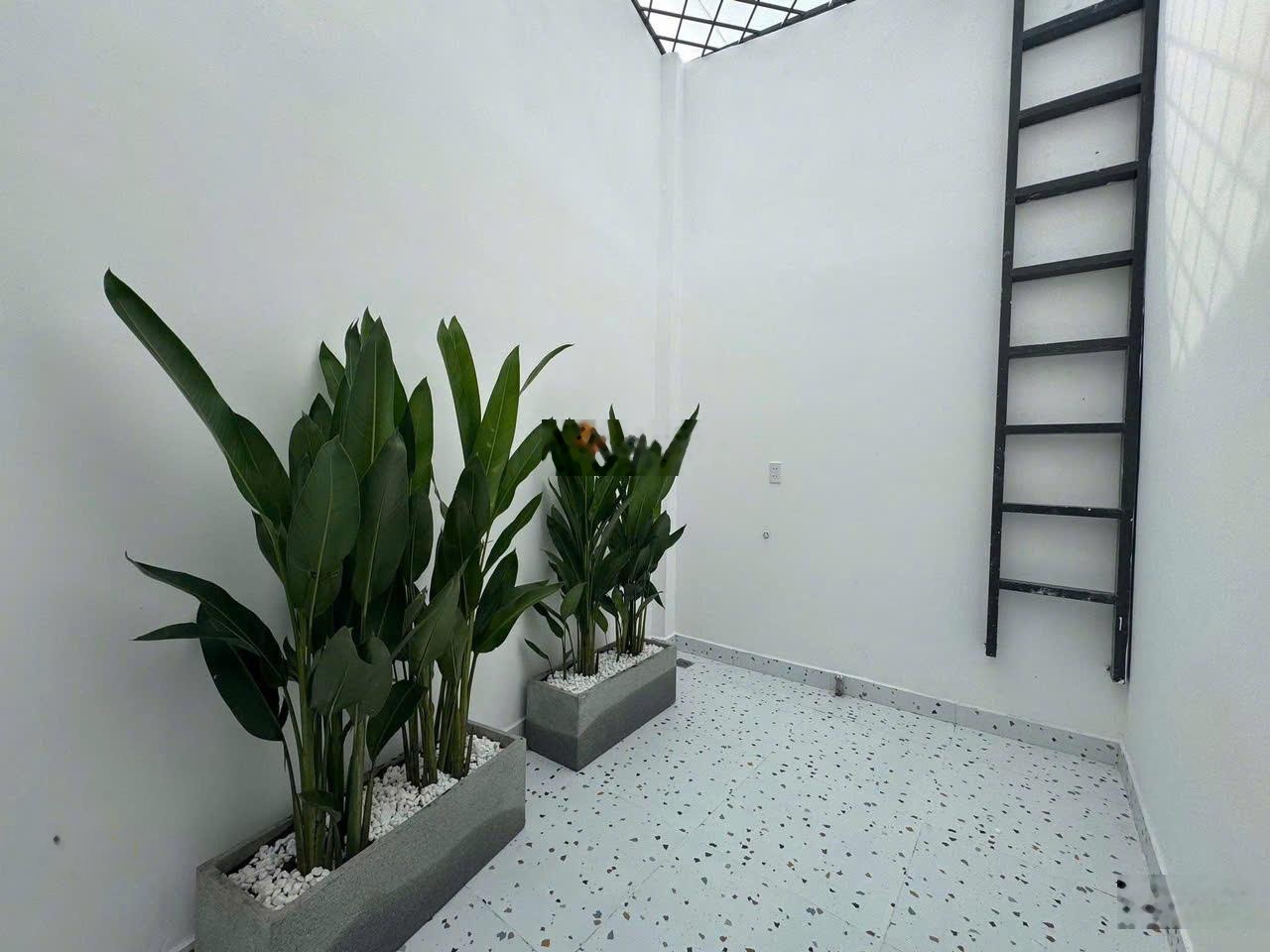 Nhà bán gấp sổ đẹp hẻm xe hơi Trường Sa, P. 17 Bình Thạnh 60 m² sát quận 1