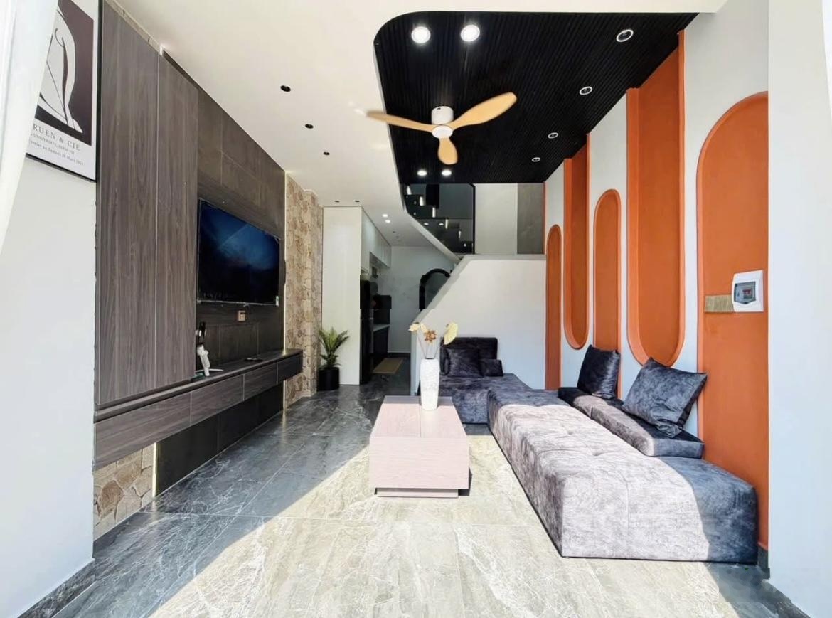 Lên sóng nhà Sổ Riêng đường LÊ VĂN DUYỆT quận BÌNH THẠNH,2TỶ3 mời anh chị qua trả giá