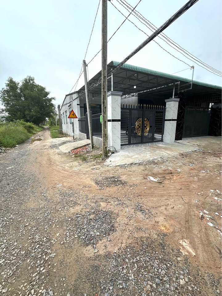 Nhà mới tinh chỉ 780 triệu, sổ hồng sẵn sàng, chỉ việc xách vali vào ở