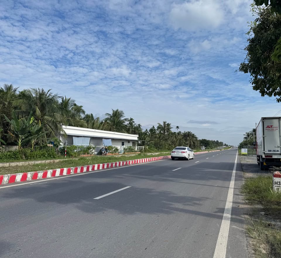 Đất mặt tiền Nguyễn Đáng, Trà Vinh full thổ cư, 300m2, giá 2,2 tỷ