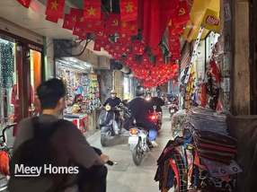 Nhà 4 tầng 37m2, ngõ 135 Đội Cấn, kinh doanh sầm uất, sổ đỏ chính chủ