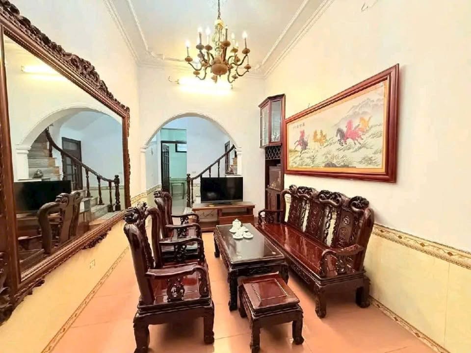 Nhà Triều Khúc 5 tầng, thoáng sáng, ô tô gần kịt