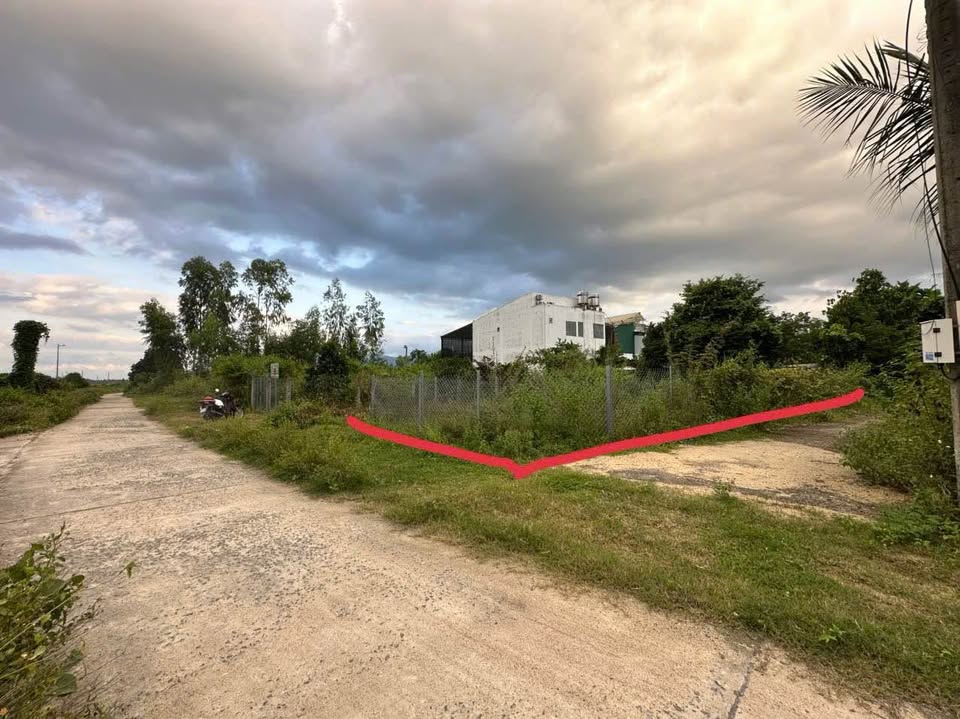 Siêu phẩm lô góc 110m2 đường 8m thông thoáng chỉ 679 triệu