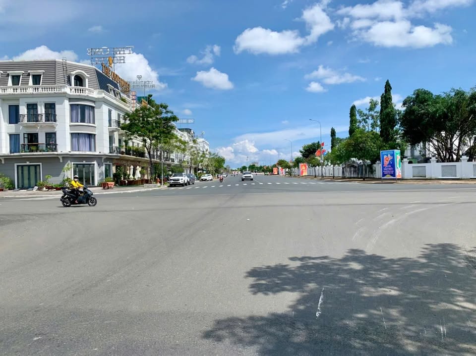 Bán gấp cặp nền mặt tiền đường số 6, khu Tái Định Cư Cà Mau, vị trí đắc địa, giá chỉ 6,2 tỷ