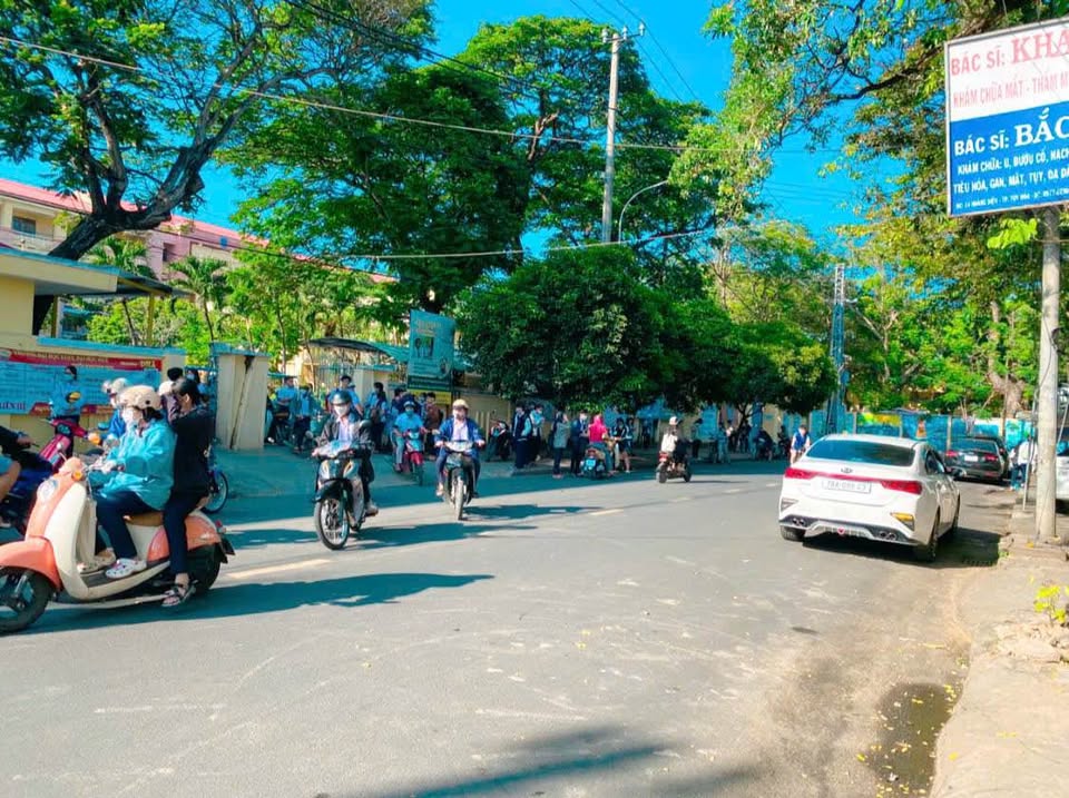 Bán nhà mặt tiền đường Hoàng Diệu, Phường 2, Tuy Hòa, Phú Yên, đối diện trường trung học phổ thông Nguyễn Huệ