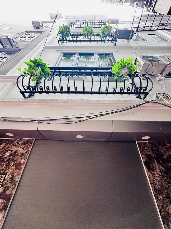 Sốc nhà 5 tầng trung tâm Cầu Giấy, dân trí cao, giá chỉ 7 tỷ