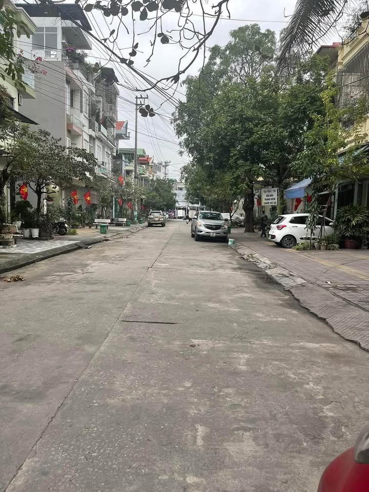 Đất Cẩm Phả tặng nhà, dòng tiền 'chảy ào ào', giá hời như cho