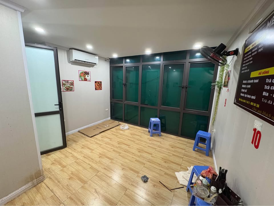 Cho thuê nhà mặt phố Lê Duẩn, Đống Đa - Kinh doanh sầm uất