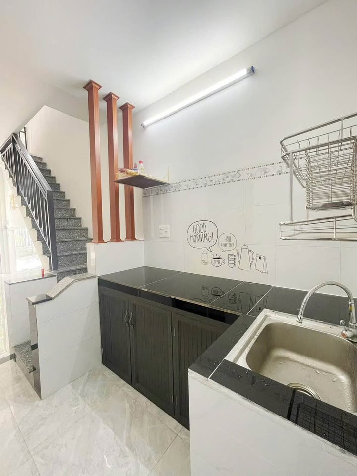 Nhà hẻm Nguyễn Chí Thanh 67m², 3 phòng ngủ, sẵn sàng đón gia đình trẻ