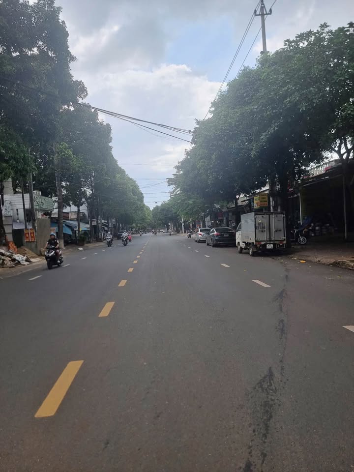 Đất 4.5x27m, hẻm 2 ô tô né nhau, Mai Hắc Đế, Buôn Ma Thuột - Giá iu thương