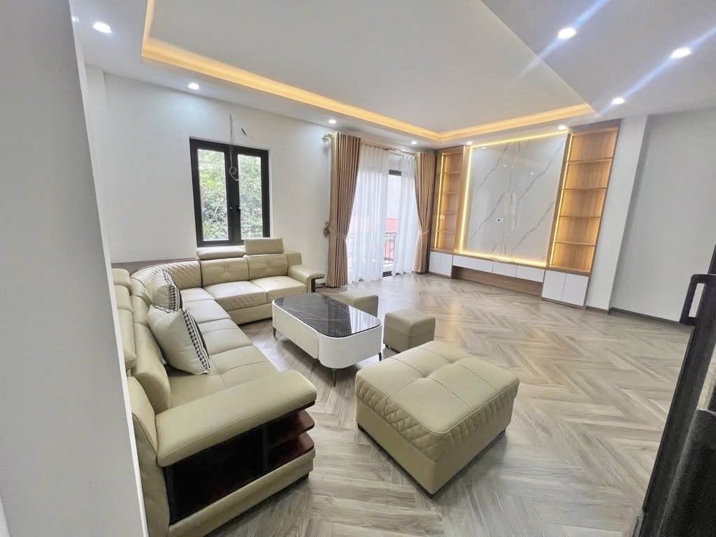 Nhà 6 tầng thang máy Hoàng Như Tiếp 45m2 đẹp như hoa hậu, giá chỉ 11 tỷ