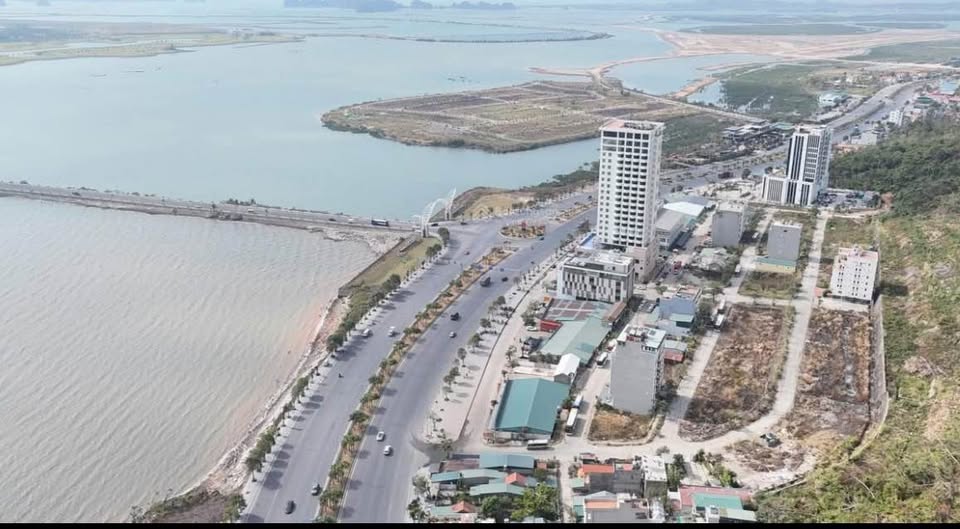 Cần bán gấp ô đất vàng tại Quảng Ninh, ngay sau Toyota Tuần Châu