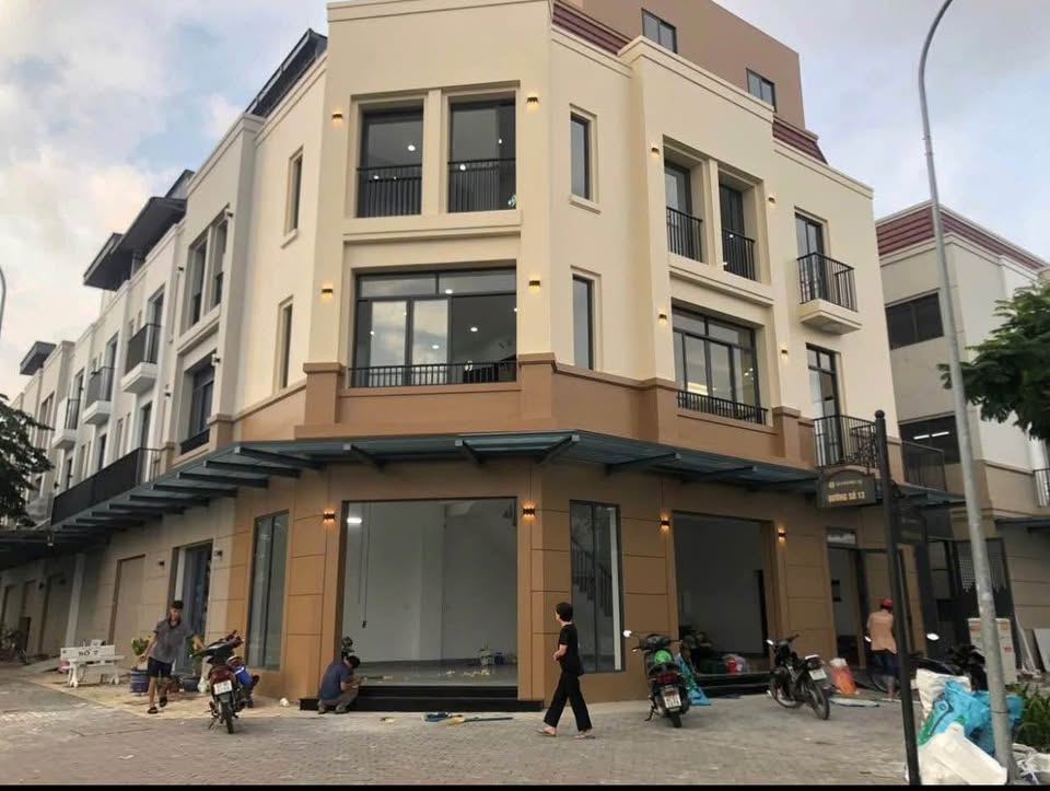 Nhà góc mặt tiền tây sông Hậu, kinh doanh bao la