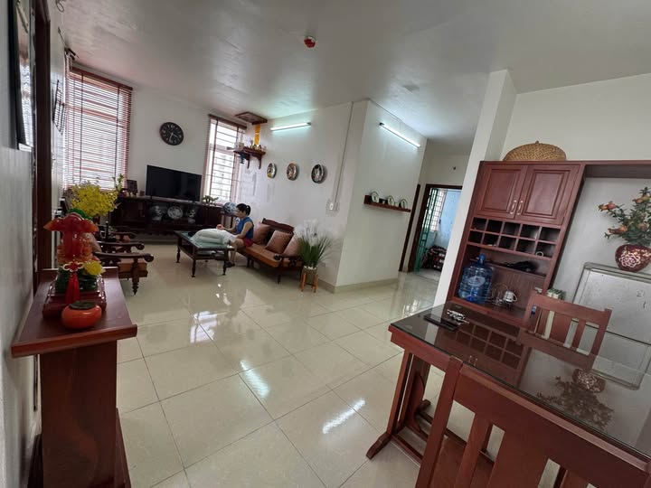 Chuyển nhượng căn hộ Đam San, Quang Trung 60,3m2, 2 phòng ngủ, nội thất gỗ