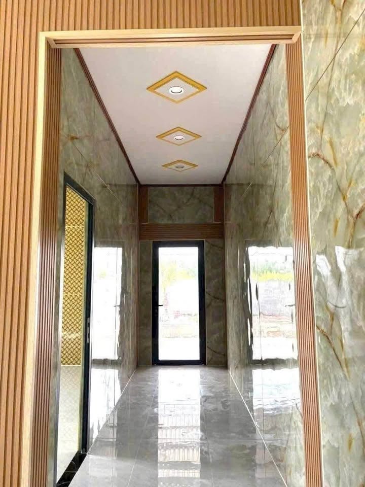 Nhà vườn sang trọng 1000m2 tại Châu Thành, Long An, giá 2,2 tỷ