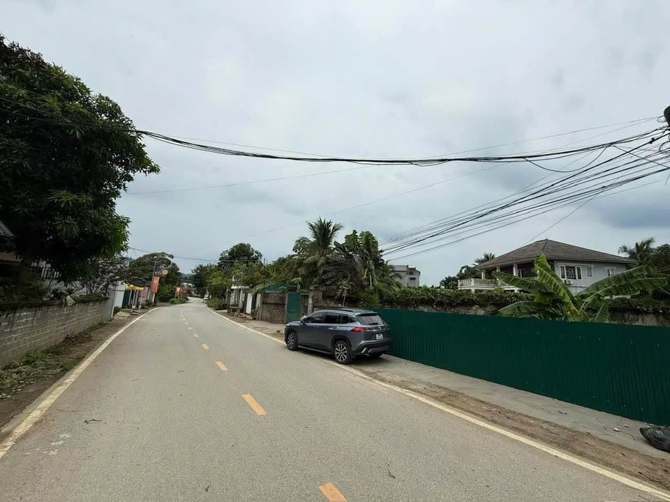 Bán đất vàng 900m2 mặt tiền 18m, sổ đỏ riêng, gần khu công nghiệp Nhuận Trạch