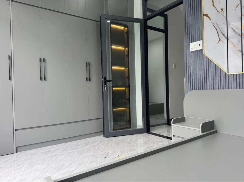 Nhà Trần Thị Kỷ 4 tầng thoáng mát, ô tô vào tận cửa, sổ đỏ chính chủ