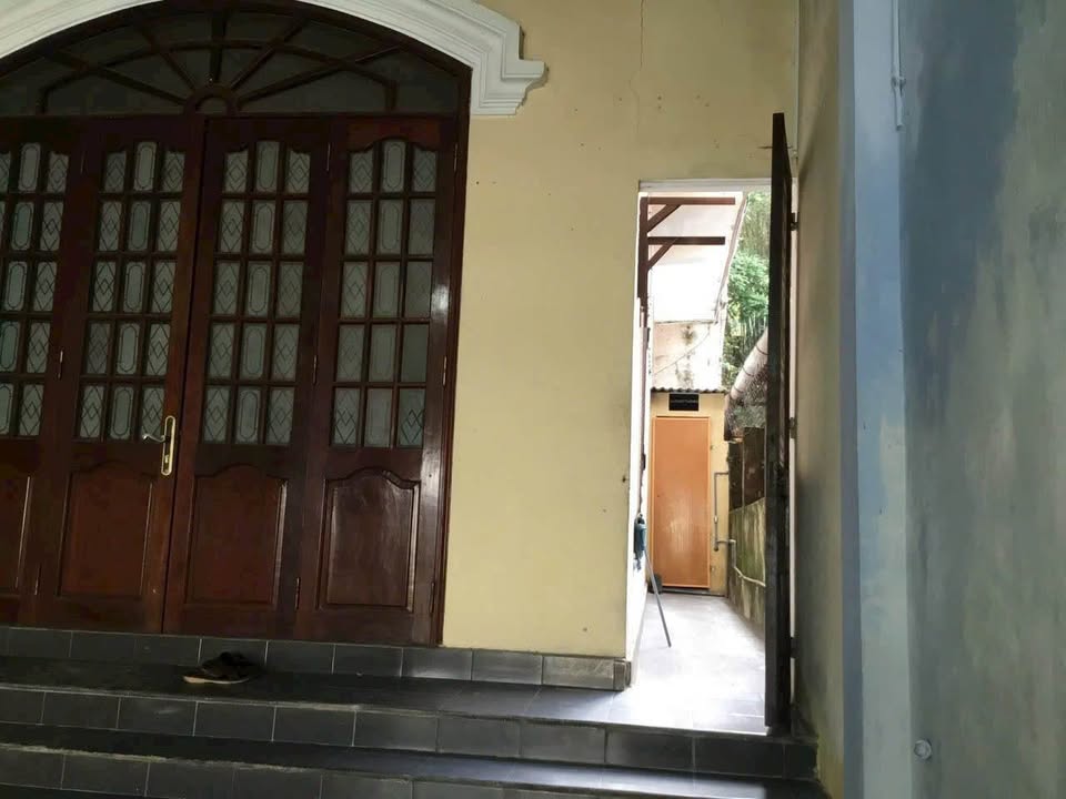 Nhà 2 tầng mặt tiền kinh doanh Ngự Bình - 7.5 tỷ