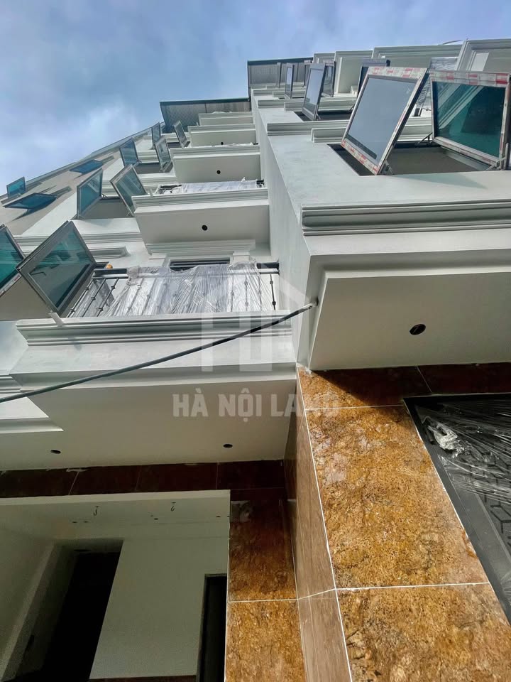 Cầu Giấy nhà 36m2 đối diện Đại học Công Nghiệp, thu nhập ổn định, giá cực hời