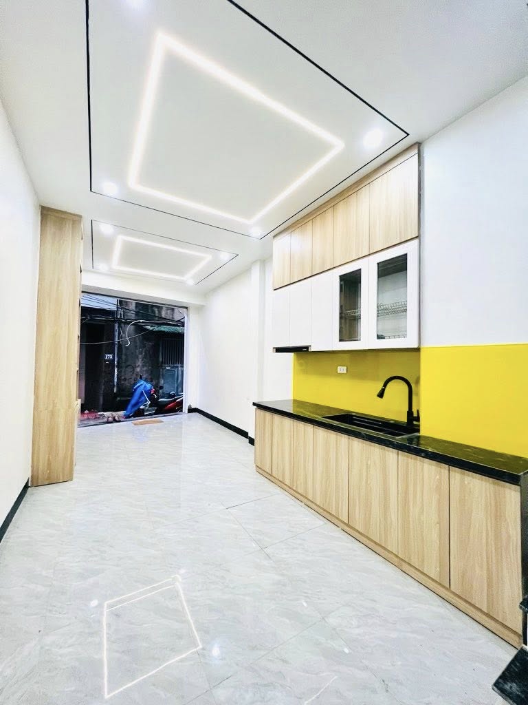 Nhà 5 tầng có thang máy, mặt ngõ thông thoáng tại Mậu Lương, Hà Đông