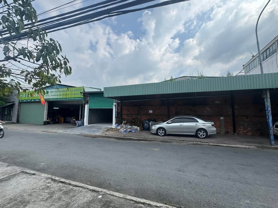 Cho thuê kho xưởng 250m² mặt tiền đường lớn tại Dĩ An, Bình Dương
