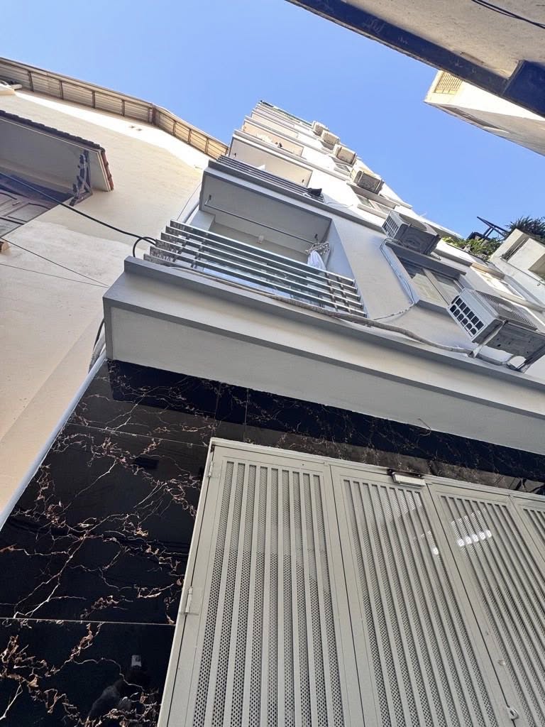 Nhà Cầu Giấy 5 tầng, 52m2, mặt tiền rộng, ô tô tránh