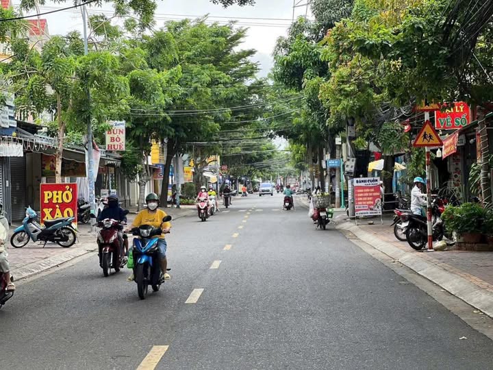 Chủ nhà đang cần bán gấp căn nhà mặt tiền đường Ngô Quyền, Phường Rạch Dừa, Thành phố Vũng Tàu