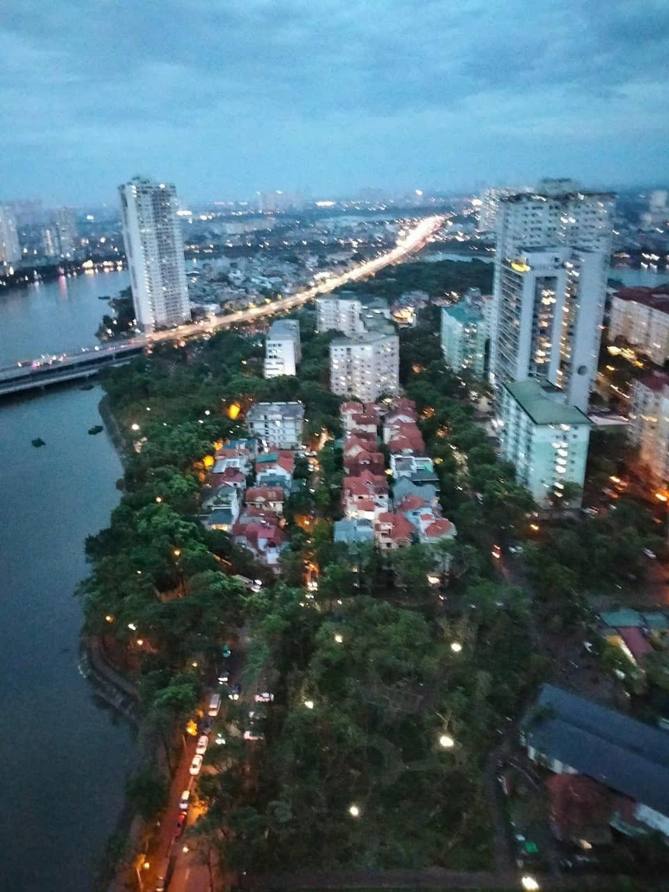 Căn hộ HH Linh Đàm, view hồ thơ mộng, ban công hướng Đông