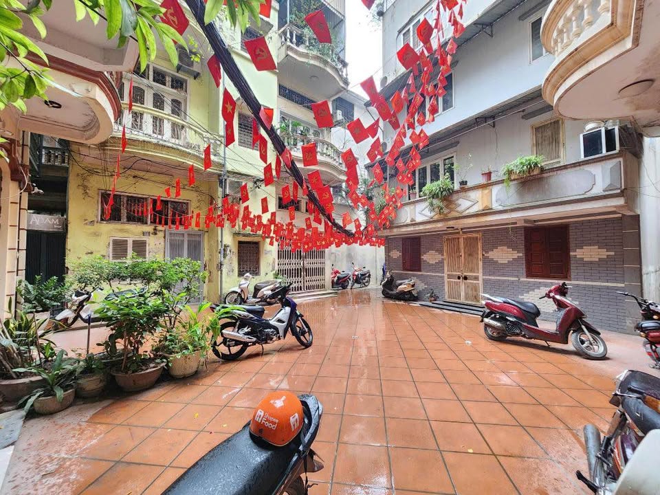 Bán đất Lò Đúc, Hai Bà Trưng - 50m², mặt tiền 8m, ngõ ô tô vào sân