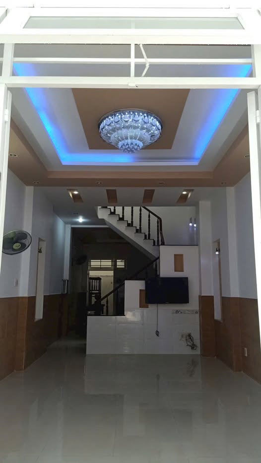 Nhà Tân Chánh Hiệp, Quận 12, 3 phòng ngủ, 2 lầu, hẻm xe hơi, giá 12 triệu