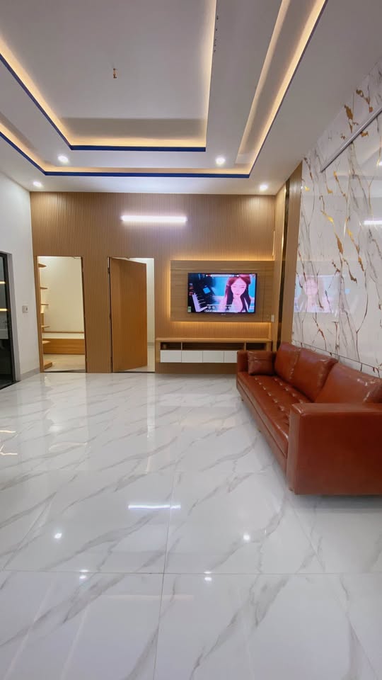 Bán nhà 2 mặt tiền Lê Duẩn, Huế - View công viên, nội thất cao cấp