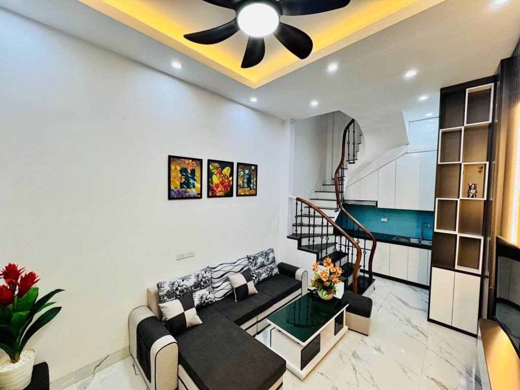 Đống Đa - Nhà mới Khâm Thiên, 30m2, 4 tầng, full nội thất, chỉ 6.1 tỷ - Alo ngay